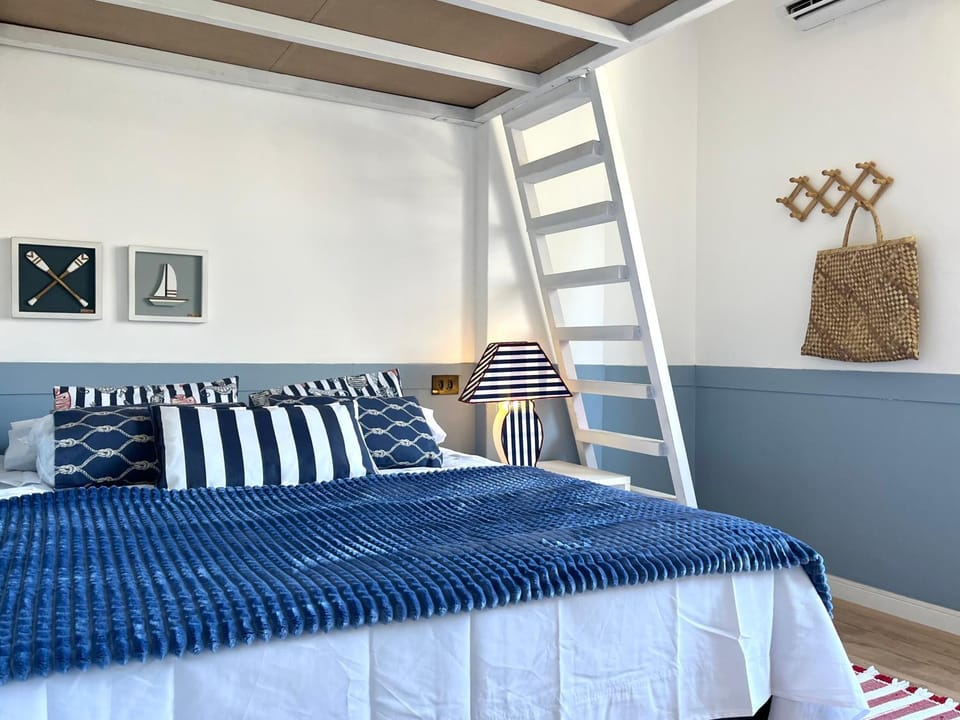 Bed, Bedroom, air conditioner