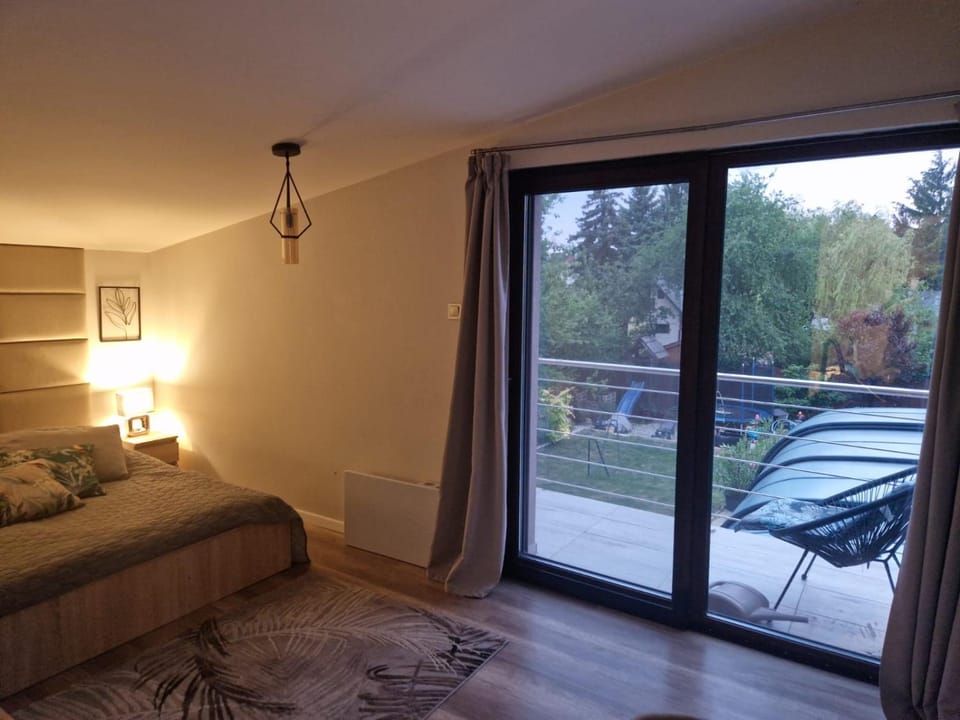 View (from property/room), Balcony/Terrace, Bedroom