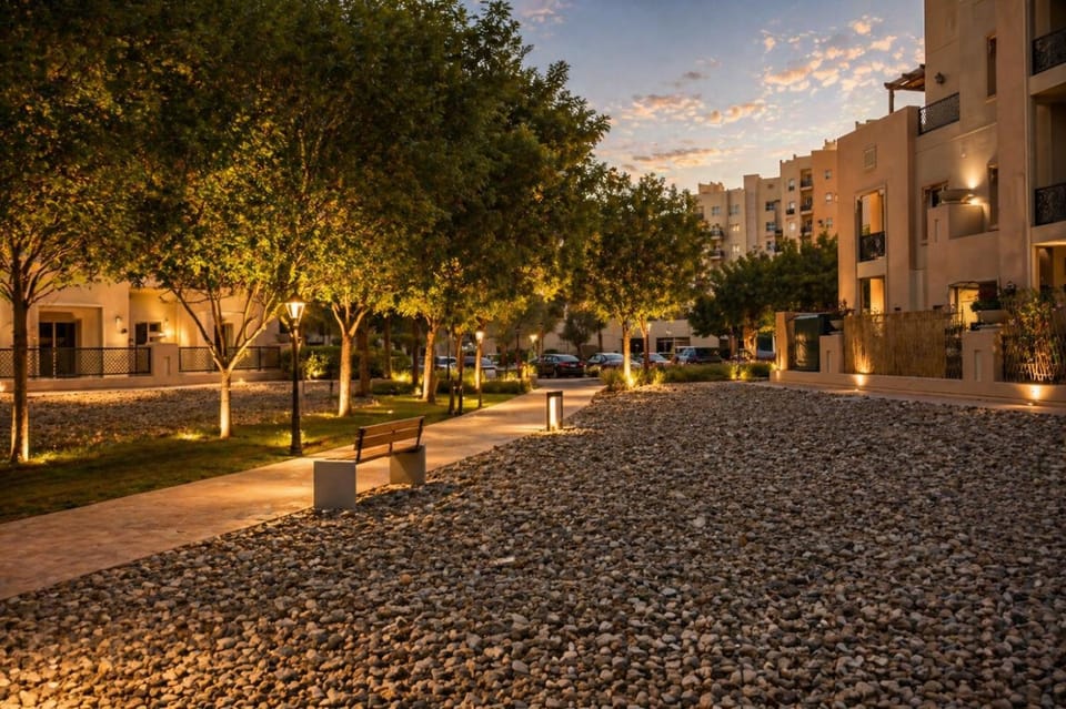 Serene Parkside 1 BR retreat- Private Balcony Apartment in Dubai