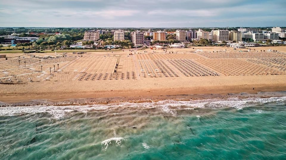 Nearby landmark, Day, Bird's eye view, Beach, City view