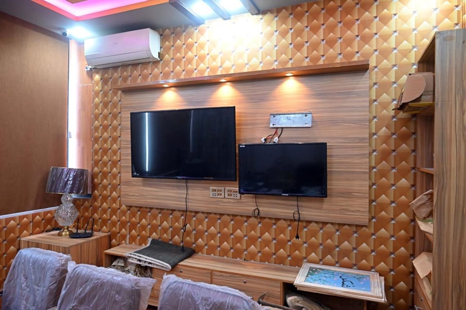 Communal lounge/ TV room, TV and multimedia