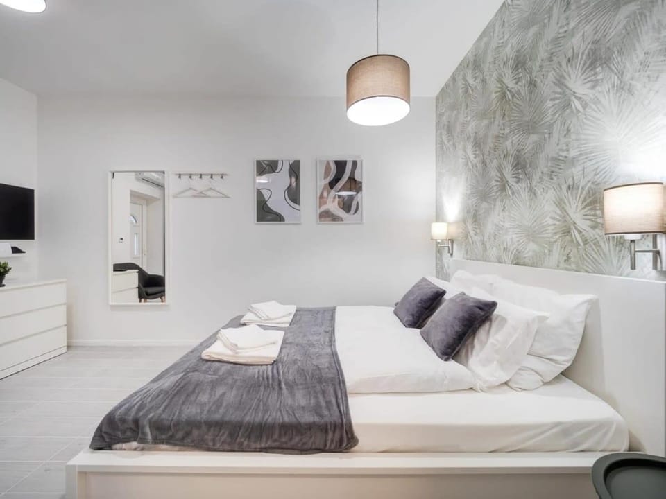 Freshly designed central studio Apartment in Budapest