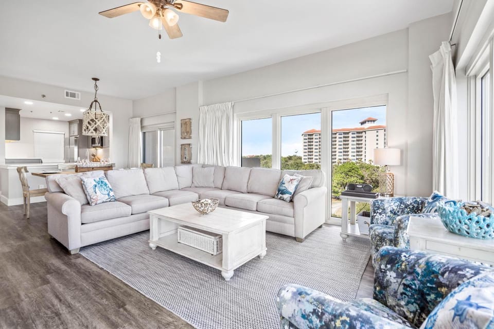 Beach Manor at Tops'l 701 House in Miramar Beach
