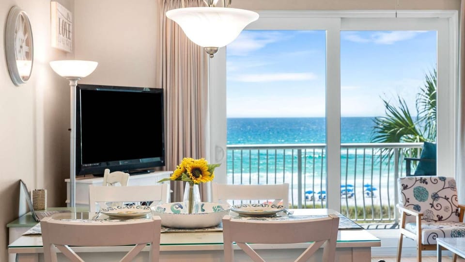 Beach Retreat 305 House in Miramar Beach