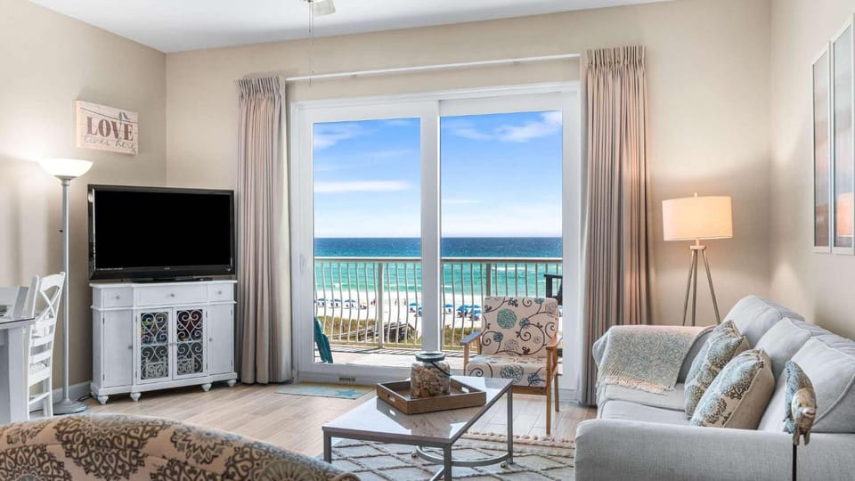 Beach Retreat 305 House in Miramar Beach