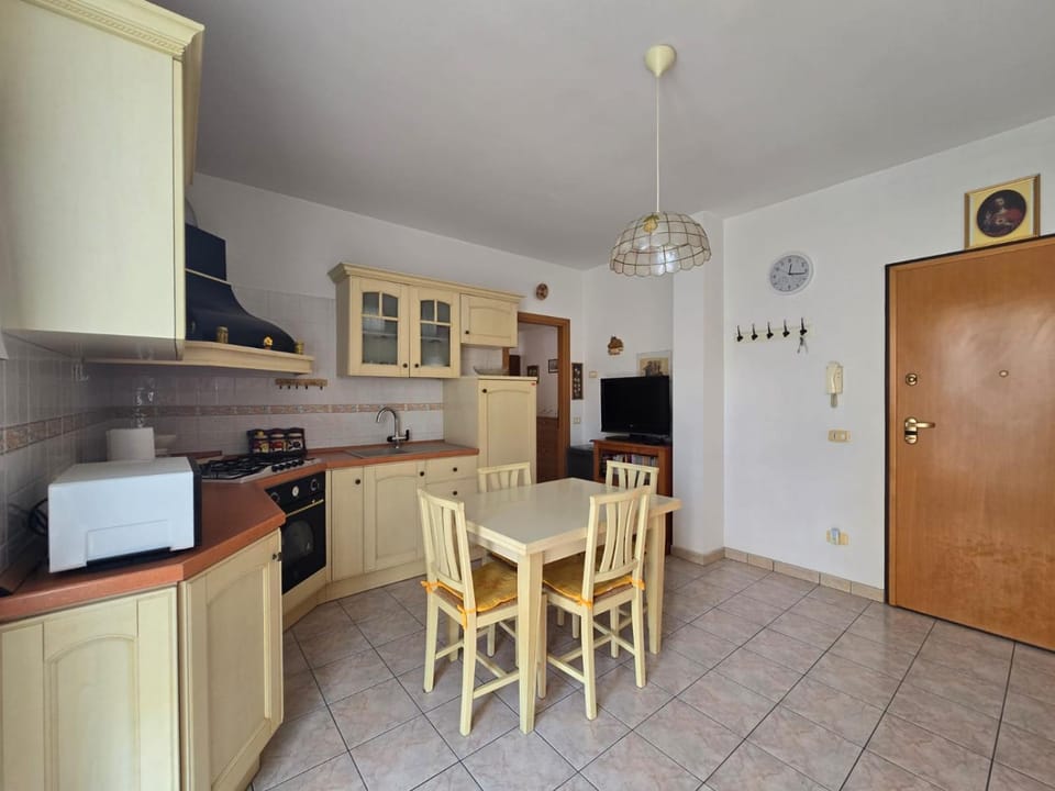 Dining area, oven, stove, kitchen