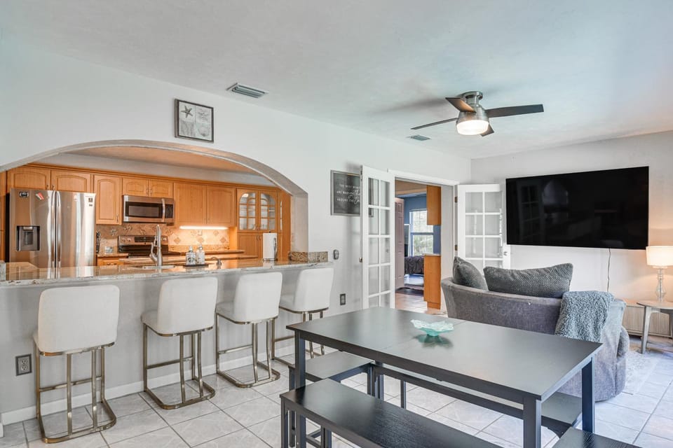 Poolside Oasis! Family Escape in Safety Harbor House in Safety Harbor
