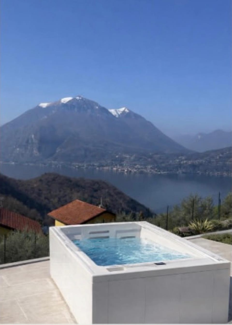 Day, Natural landscape, Summer, Hot Tub, View (from property/room), Lake view, Mountain view, Pool view, Swimming pool, sunbed