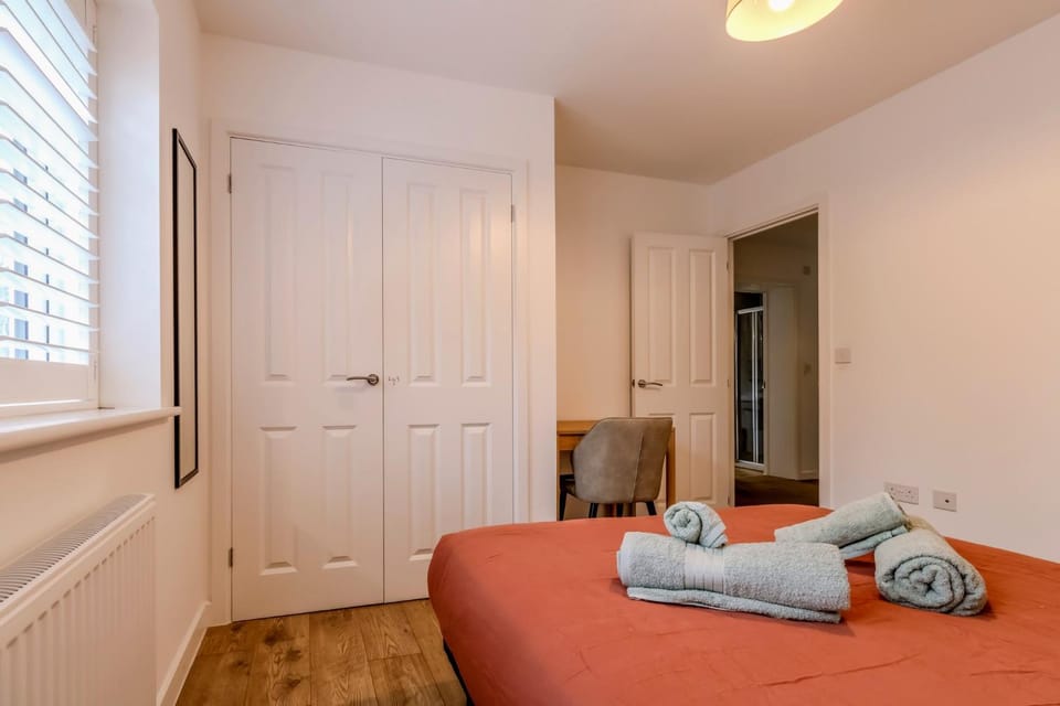 Photo of the whole room, wardrobe