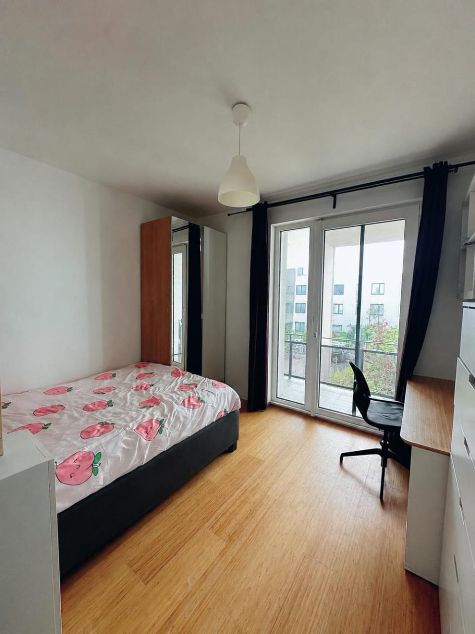 2 Chambre 5 personnes avec salle de bain privée proche Gare du Midi Vacation rental in Brussels