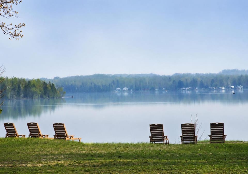 Lakeside Heritage Resort Motel in Carp Lake