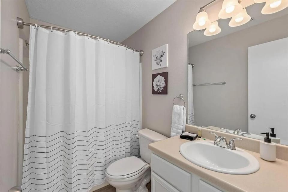 Stylish 2BR Comfort Near Texas A&M - EV-Friendly Apartment in College Station