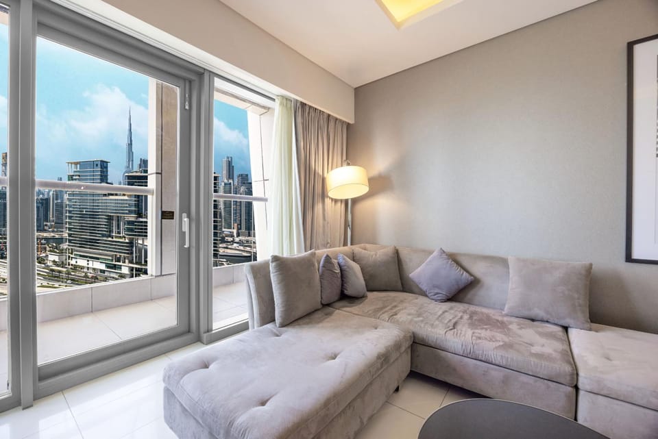 PNB Living - Luxury 1BR with Burj Khalifa View - DAMAC Paramount, Business Bay Apartment in Dubai