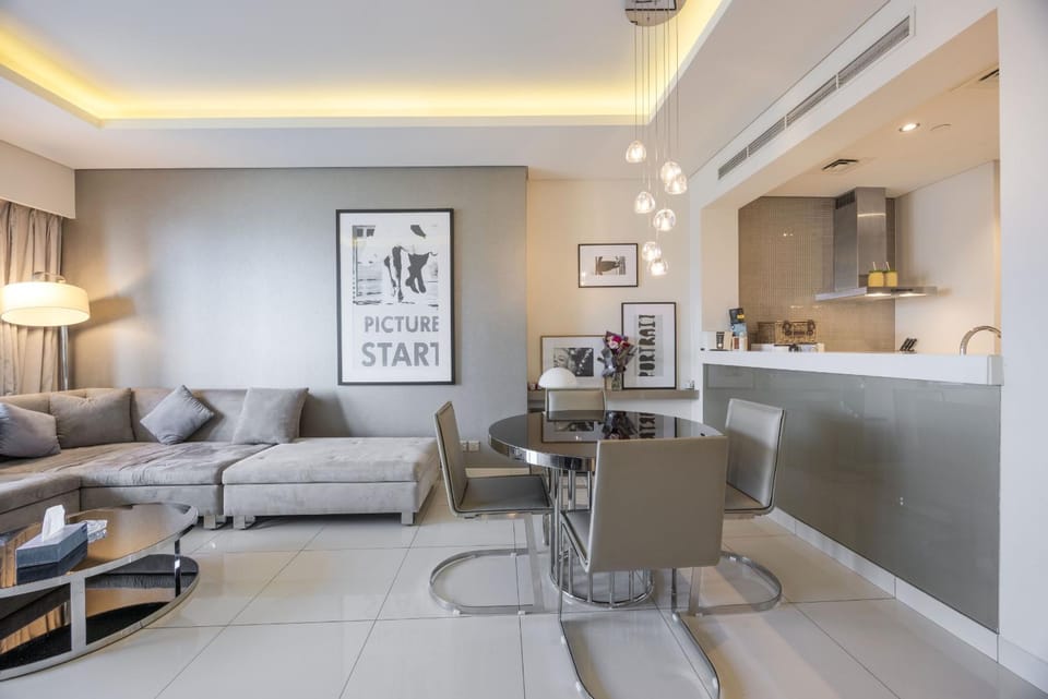 PNB Living - Luxury 1BR with Burj Khalifa View - DAMAC Paramount, Business Bay Apartment in Dubai