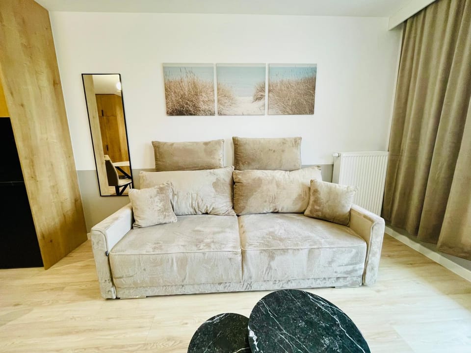 Bed, Living room, Photo of the whole room, Seating area, Bedroom