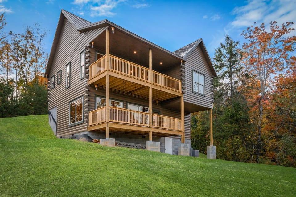 Luxe Mtn View Cabin Sleep 8 Hot Tub Games Theater Cabin in Sevier County