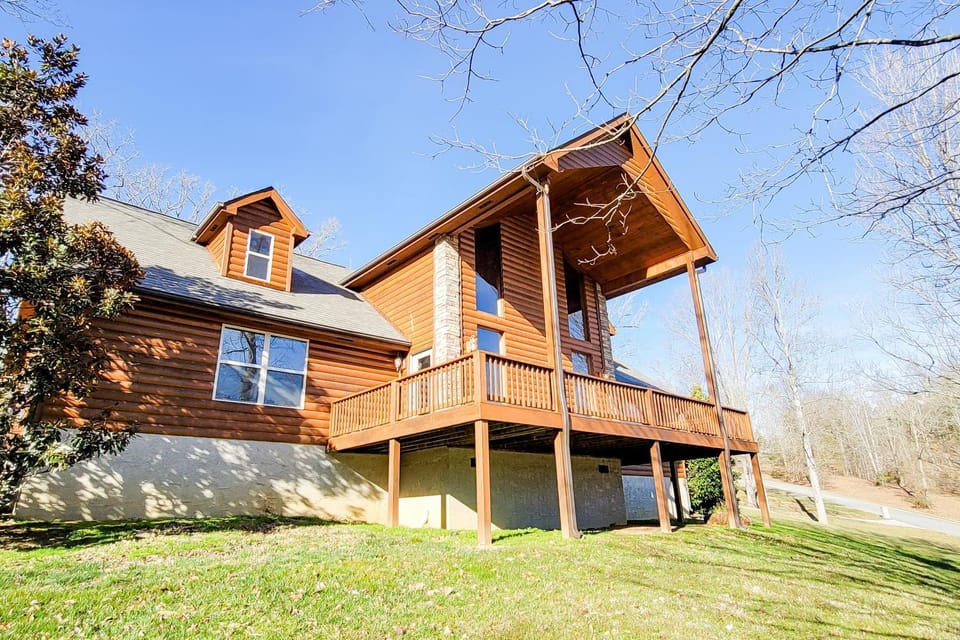 Mountain Home Sleeps 10 Fireplace Foosball Table House in Sevierville