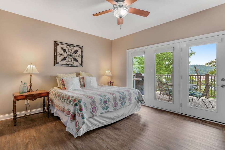 Dog Welcome Condo Sleeps 6 Lake Views Dock Access House in Norris Lake