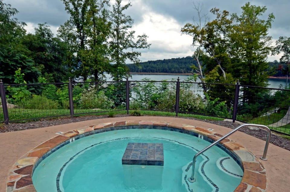 Dog Welcome Condo Sleeps 6 Lake Views Dock Access House in Norris Lake