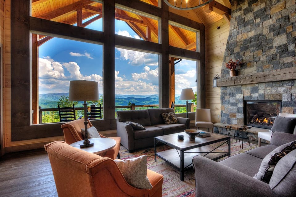 Cozy Cabin W Home Theater Sleeps 15 Hot Tub Views Cabin in Sevier County