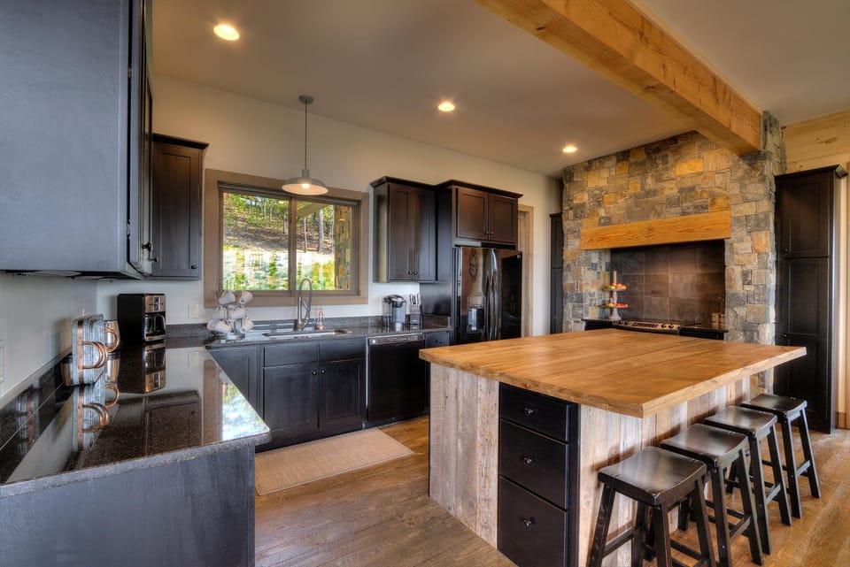 Cozy Cabin W Home Theater Sleeps 15 Hot Tub Views Cabin in Sevier County