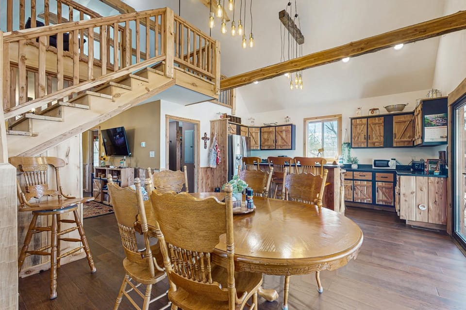 Cozy Lake Front Cabin Sleeps 4 Dock Play Yard Cabin in Douglas Lake