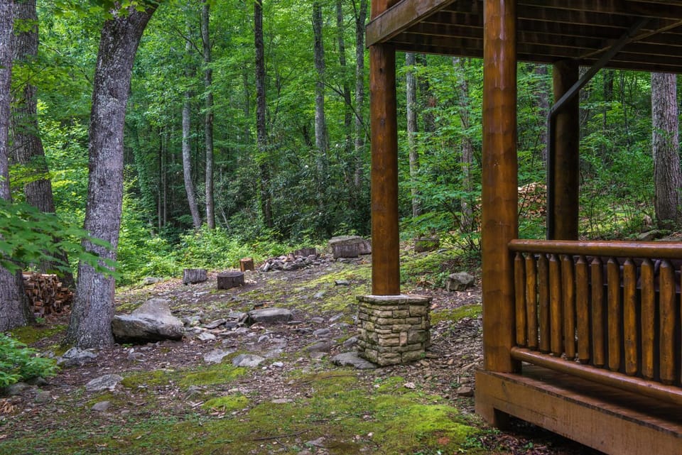 Cozy Wooden Cabin Sleeps 4 Prime Location Hot Tub Cabin in Sevier County