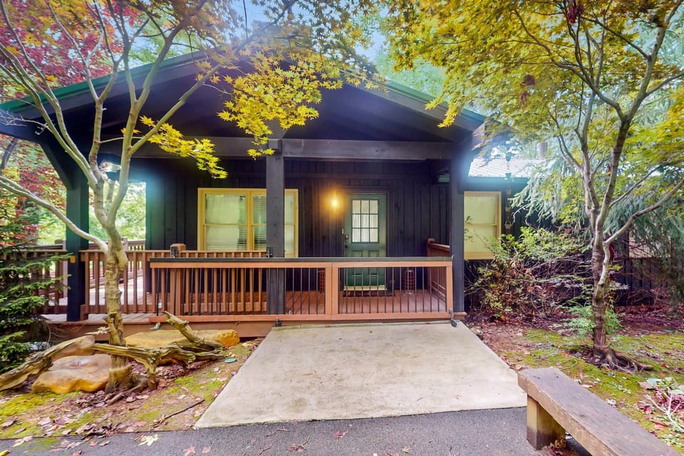 Lakefront Cabin W Private Dock Hot Tub Cigar room Cabin in Douglas Lake