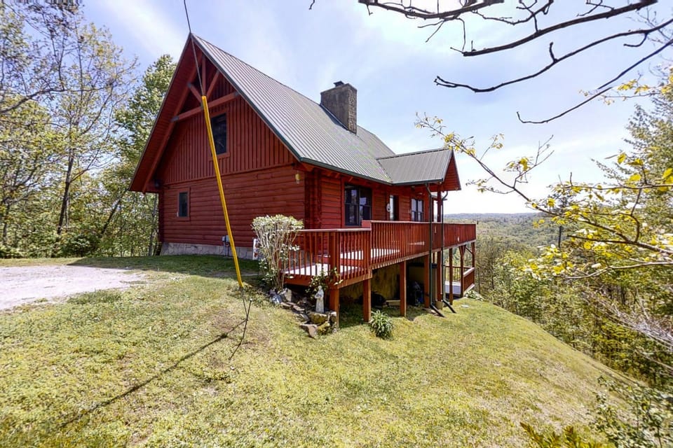 Lakeview Cabin Sleeps 10 Pool Table Hot Tub Cabin in Norris Lake
