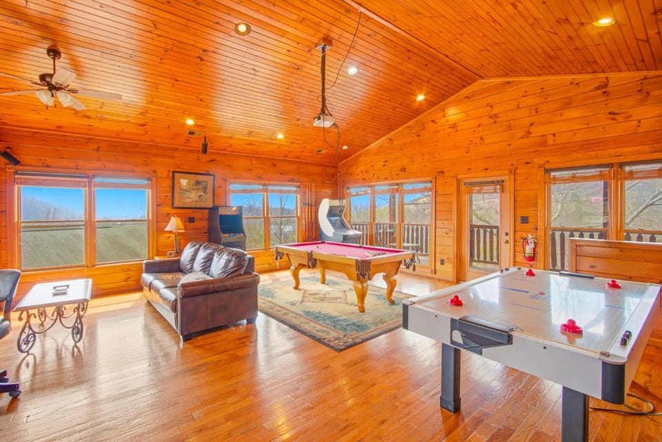 Spacious Mtn Cabin Sleeps 12 Hot Tub Game Room Cabin in Gatlinburg