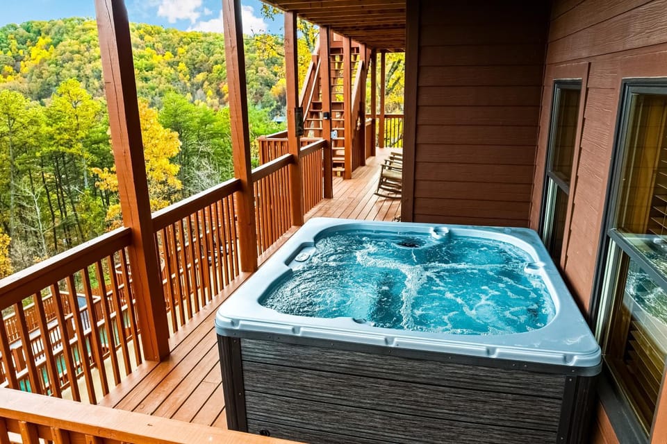 Cabin Views Sleeps 12 Foosball Theater Putt-putt Cabin in Sevier County