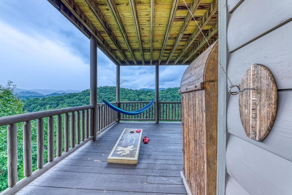 Mtn Getaway Sleeps 12 Spectacular Views Hot Tub House in Sevier County