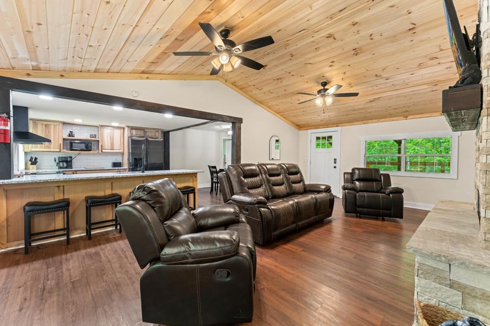 Charming Dog Friendly Cabin Sleeps 10 Hot Tub Cabin in Sevier County