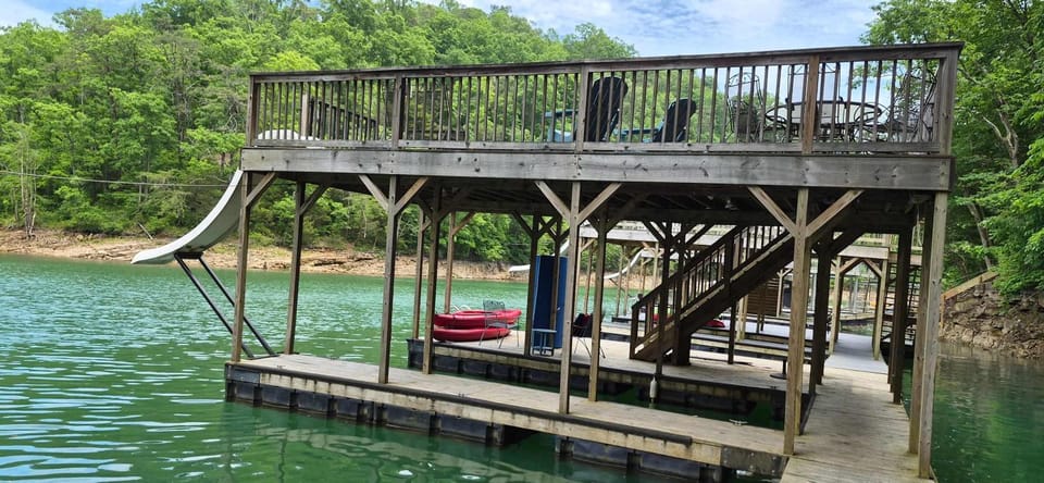 Stunning Lakeview Home Game Room Dock Hot Tub House in Norris Lake