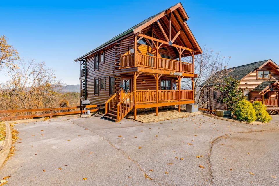 Mtn Retreat for 12 Hot Tub Games Deck Shared Pool House in Sevier County