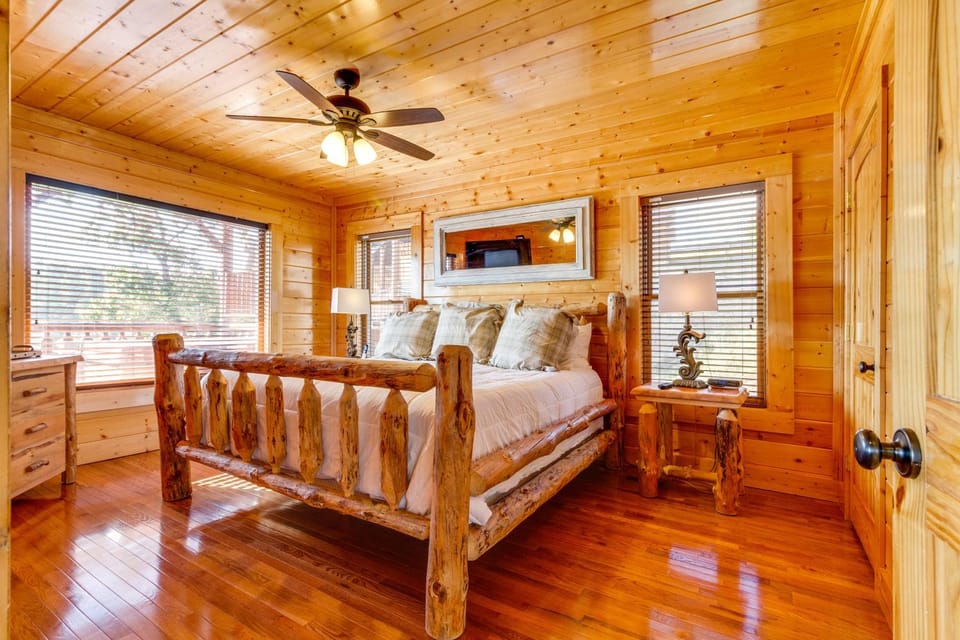 Beautiful Log Cabin Sleeps 6 Mtn Views Hot Tub Cabin in Sevier County