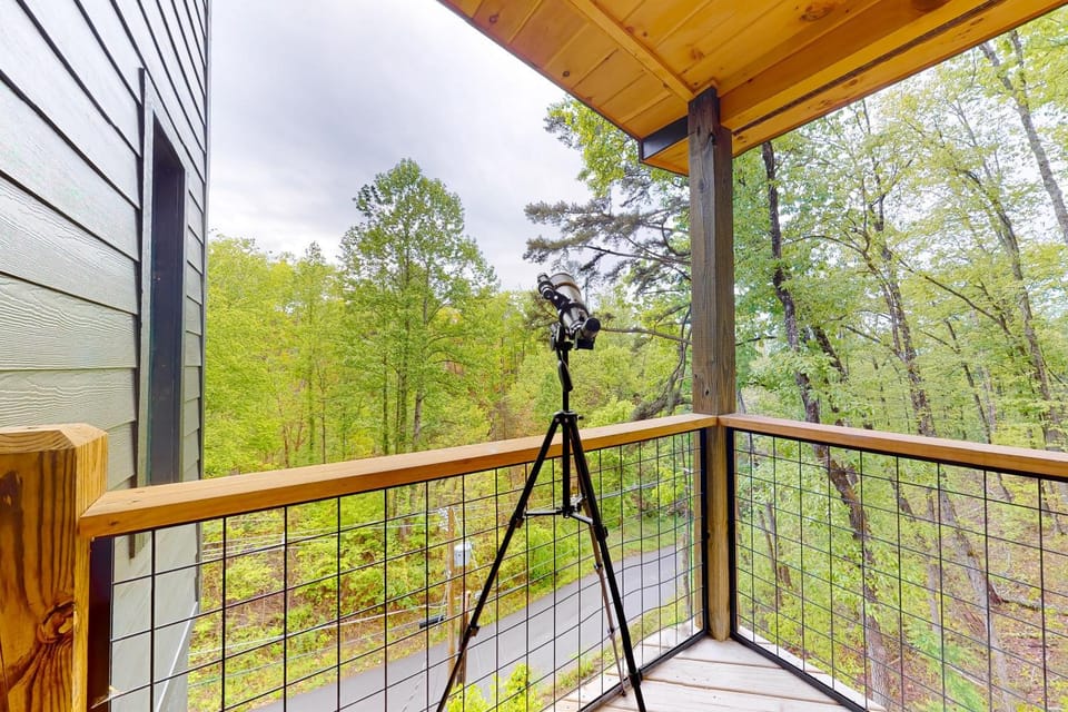 Newly Built Mtn View Home Sleeps 8 Hot Tub Games House in Sevier County