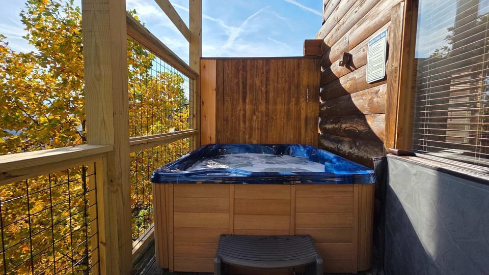 Spacious Cabin Sleep 28 Hot Tub Games Shared Pool Cabin in Sevier County