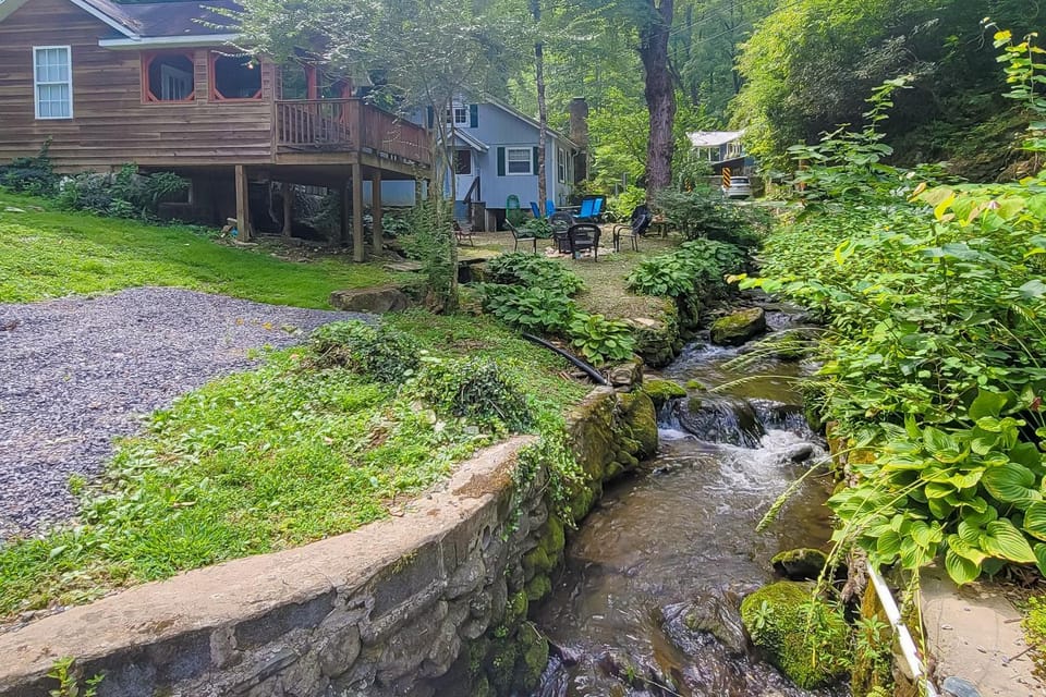 Cozy Creekside Cabin Sleeps 12 Decks Free Tickets Cabin in Gatlinburg