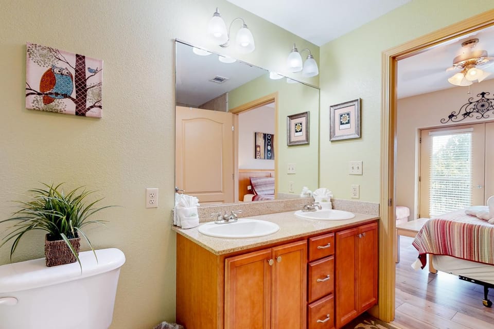 Charming Condo W Shared Pools Sleeps 6 Playground House in Pigeon Forge