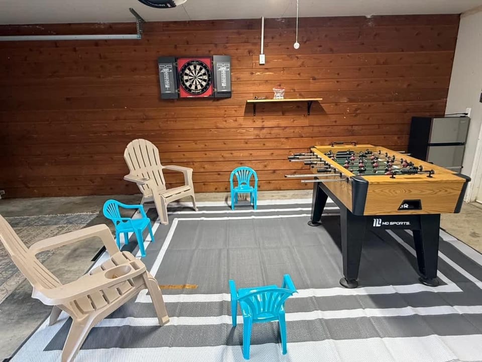 Tranquil Cabin Garage Games Boats Bikes Parking Cabin in Sevierville