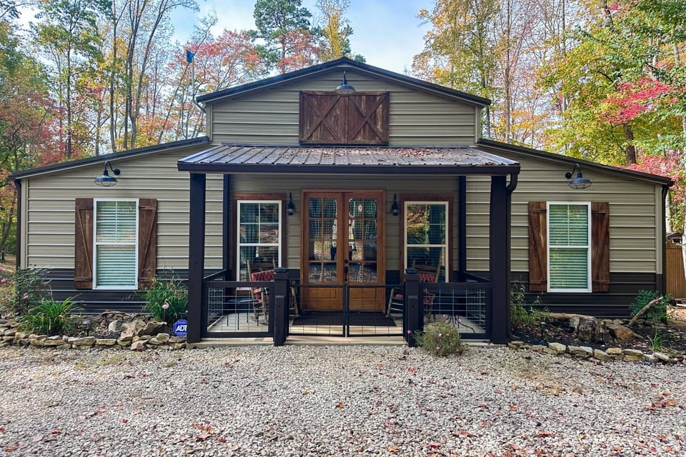 Lakeside Cabin Sleep 6 Lakefront Dock Grill Games Cabin in Norris Lake