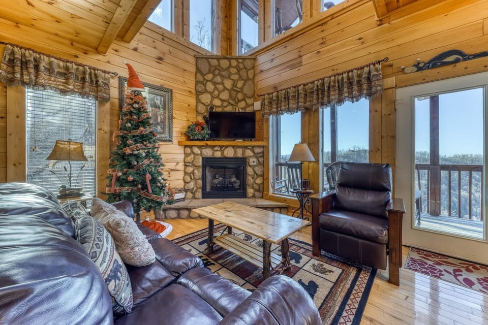 Homey Cabin Sleeps 8 Hot Tub Theater Games Views Cabin in Sevier County