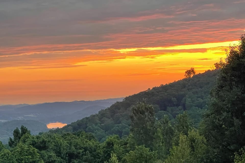 Panoramic Lake Norris Views Sleeps 12 Deck Games House in Norris Lake