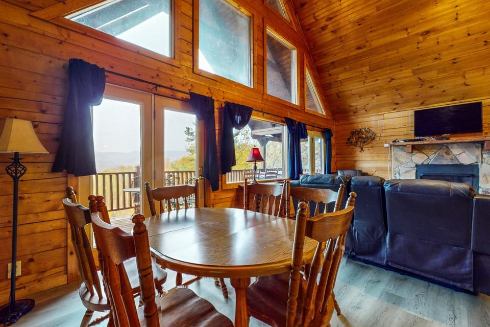 Cabin W Mtn Views Sleeps 9 Decks Private Hot Tub Cabin in Sevier County