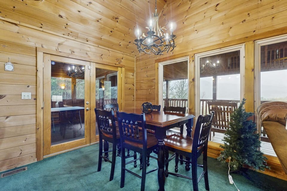 Hidden Cabin Sleep 6 Mtn Views Pickleball Hot Tub Cabin in Sevier County