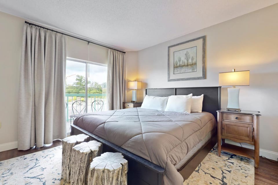 Retreat W Pool Near Pigeon Forge & Main Parkway House in Pigeon Forge