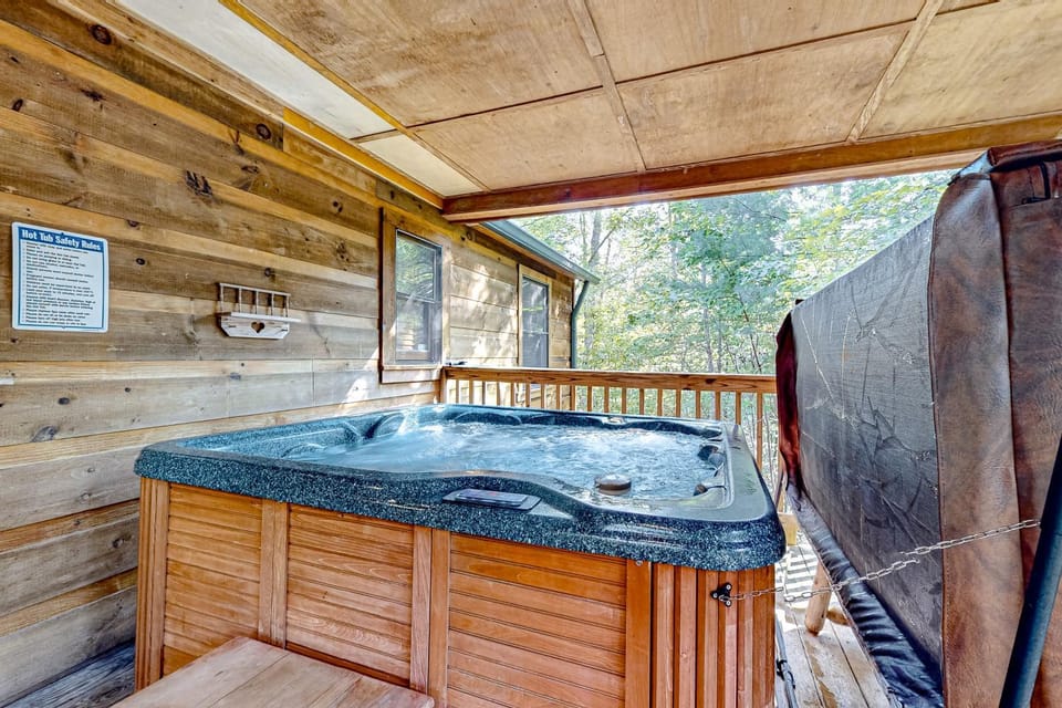 Homey Cabin W Hot Tub 2 Porches Pool Table Games Cabin in Sevier County
