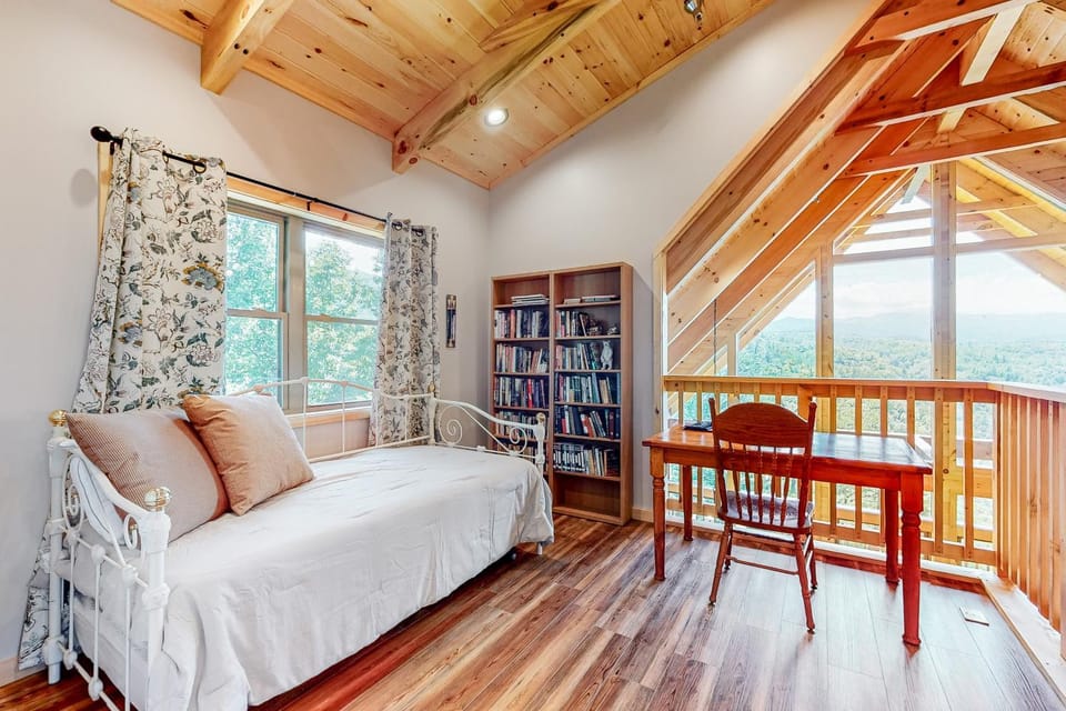 Hillside Cabin Sleeps 10 Hot Tub Stunning Views Cabin in Sevier County