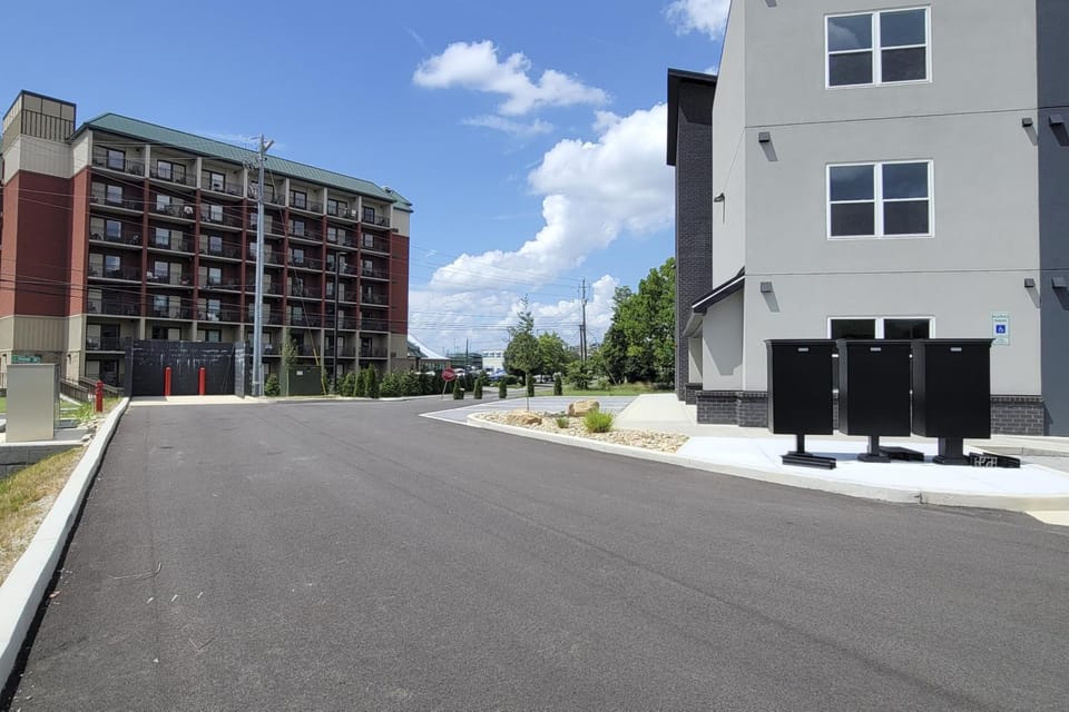 Charming Condo Downtown Sleeps 6 Great Location House in Pigeon Forge